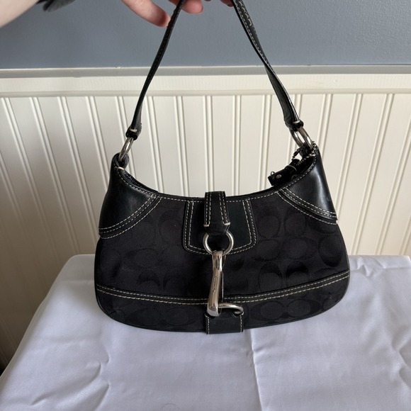 Coach Handbags - Vintage Coach Mini Black Signature C Hampton Hobo Clip Shoulder Hand Bag Purse